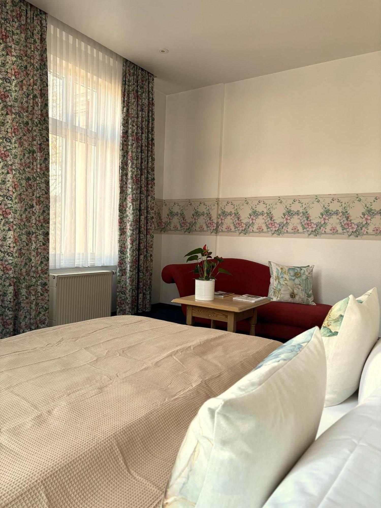 Hotel Villa Hentzel Weimar  Extérieur photo