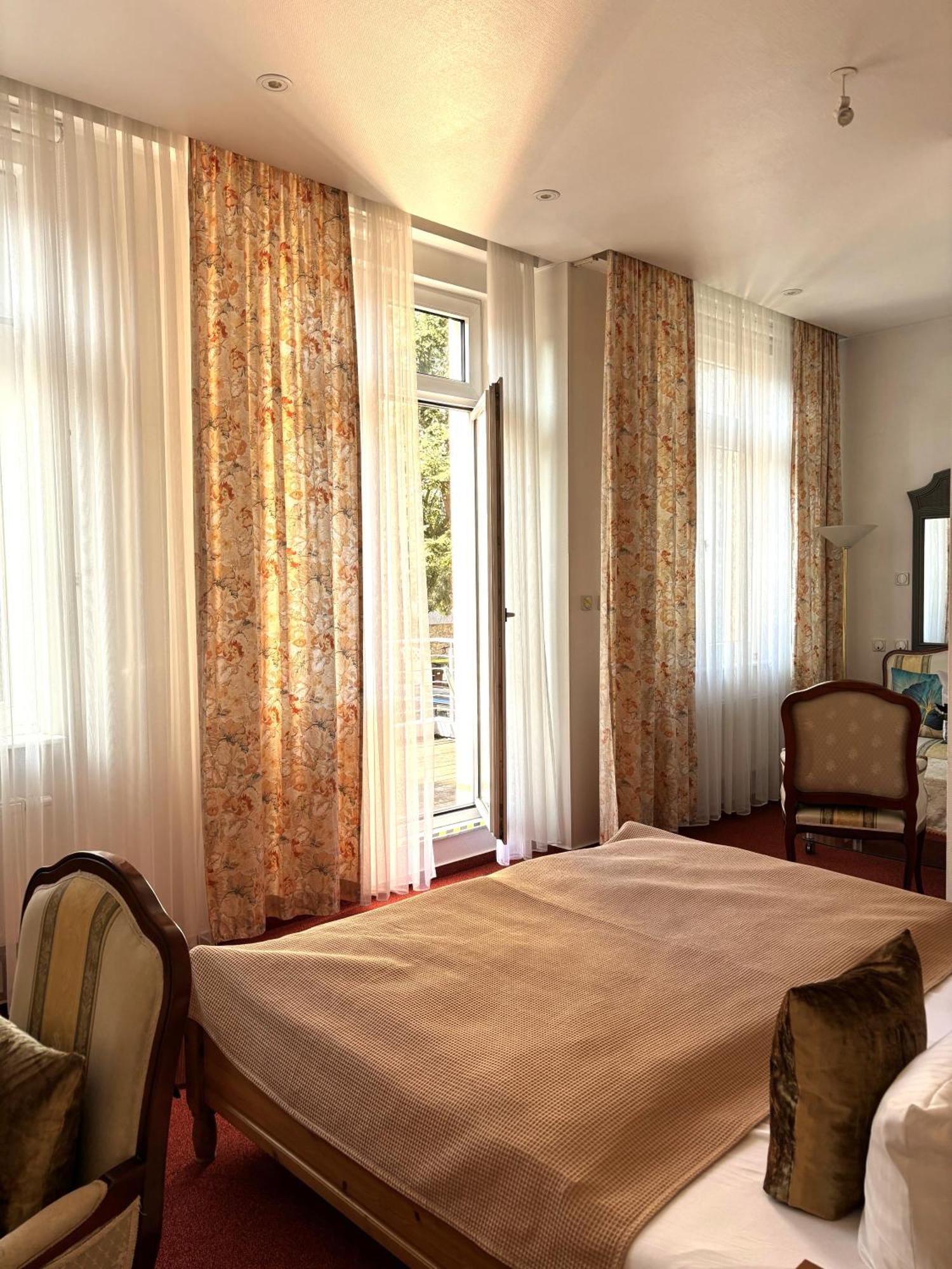 Hotel Villa Hentzel Weimar  Extérieur photo